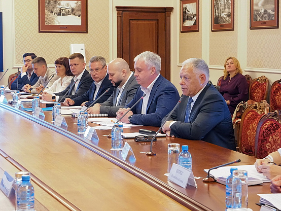 Глава Автодора и губернатор Калужской области обсудили развитие транспортной инфраструктуры региона