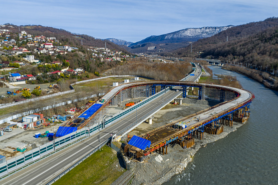 При строительстве обхода Адлера забетонировали два искусственных сооружения