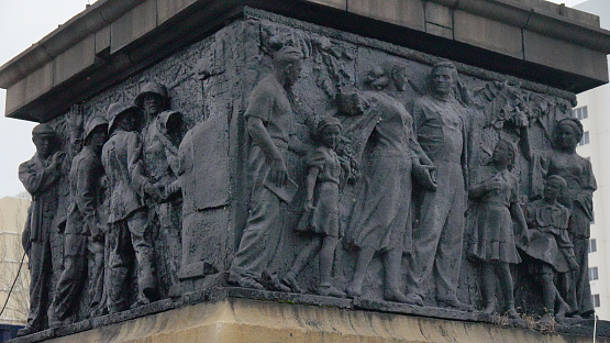 В Донецке на мосту через реку Кальмиус приступили к бурению свай